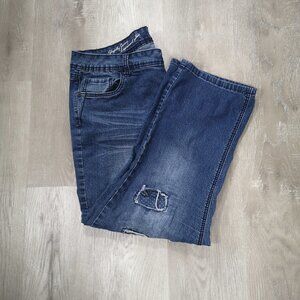 DC Jeans Ladies Size 20 Medium Wash Slightly Curvy Distressed Front Jeans